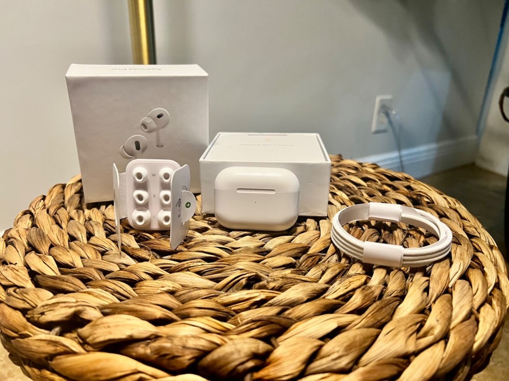 Apple AirPods Pro 2da Generación con Estuche de Carga Inalámbrica MagSafe (USB‐C)...