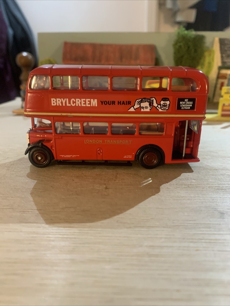 EFE Leyland RTL Bus 1:76 Scale - Eltham Church Route