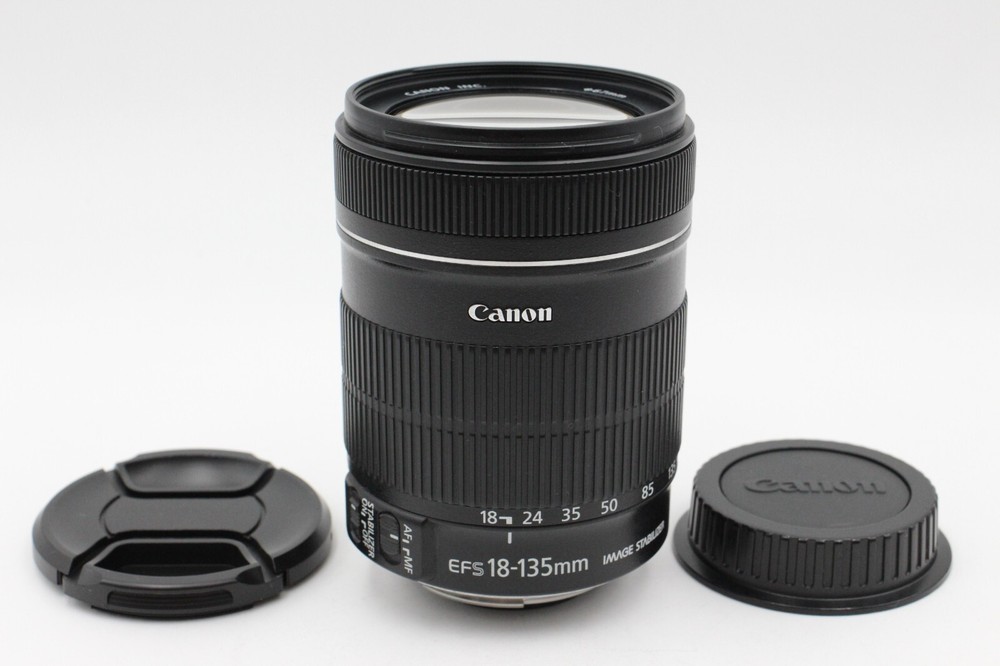 Canon EF-S 18-135mm f/3.5-5.6 Lens for DSLR Cameras in Mint Condition #12377