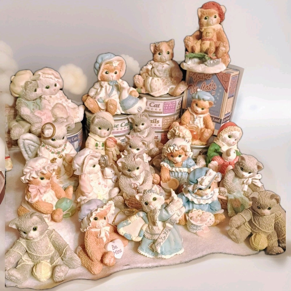 Vintage Calico Kittens 1994.Lot of 22w/ wooden display shelf & cat food props