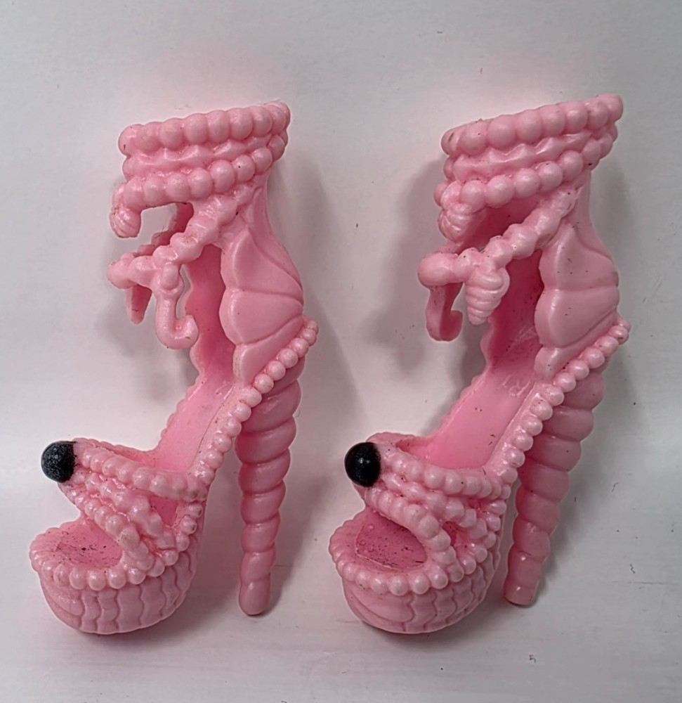 Monster High Lagoona Blue Frights Camera Action Pink Shell Heels Shoes Pair G1
