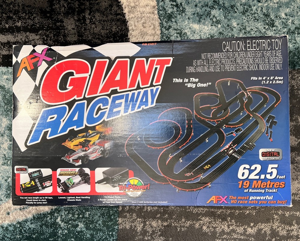 AFX TOMY slot car track set Giant Raceway - fits Tyco, Auto World HO scale NOS!