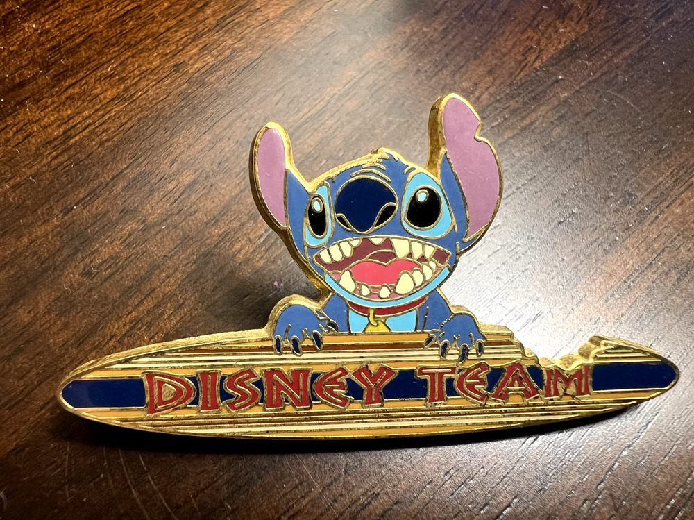 Walt Disney World Team CAST MEMBERS Exclusive Lilo Stitch PIN Medallion WDW