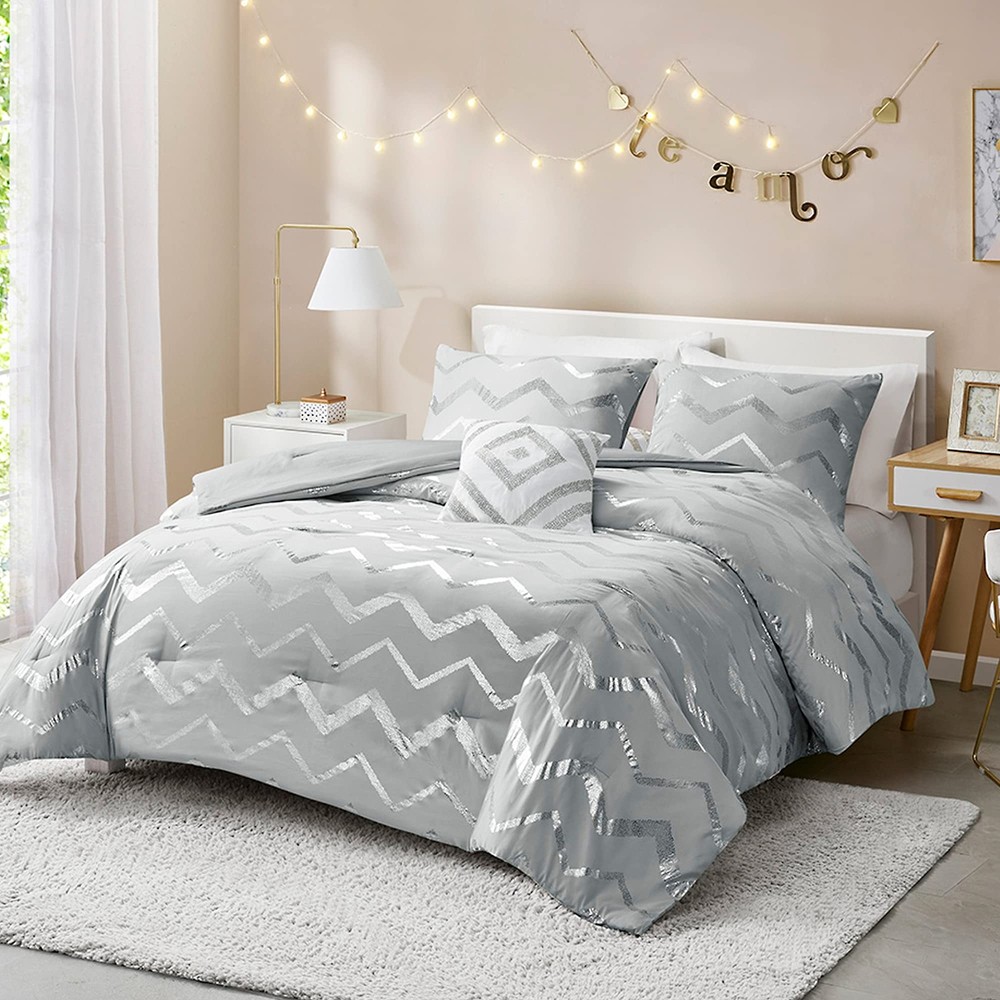 Grey and Sliver Bed Comforter Set Queen/Full Size, Girly 4 Piece Bedding Set ...