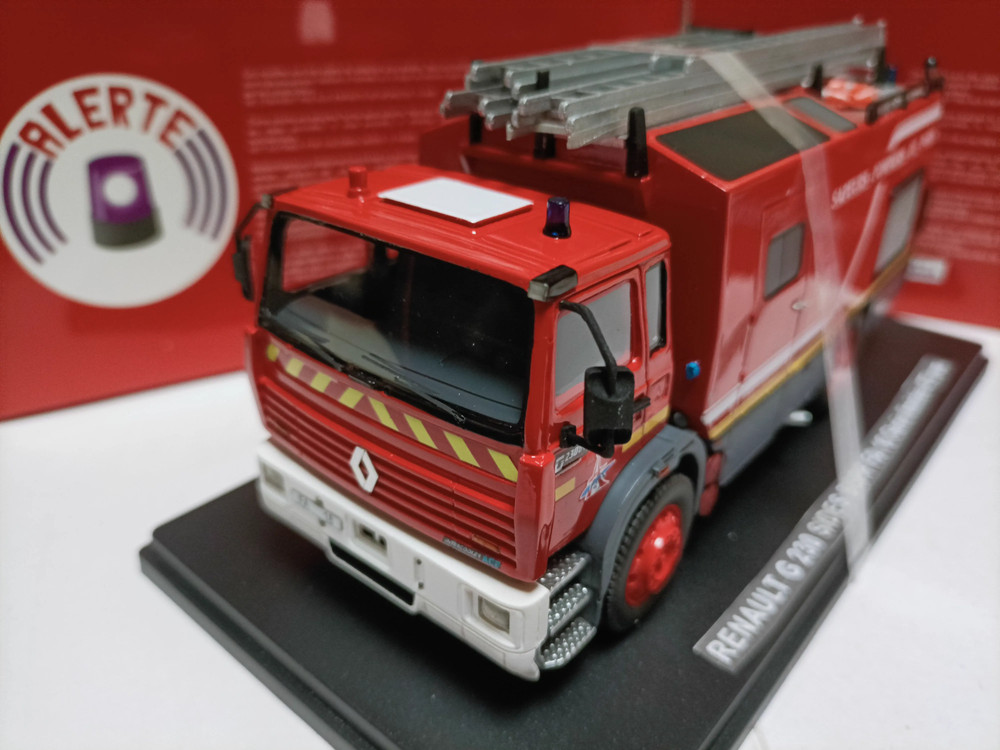 1/43 Renault G230 SIDES BSPP FA18 Red Emergency Vehicle Model