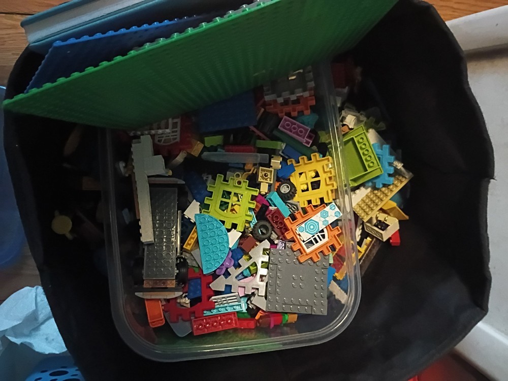 Over 500 Piece Lego Set For Sale