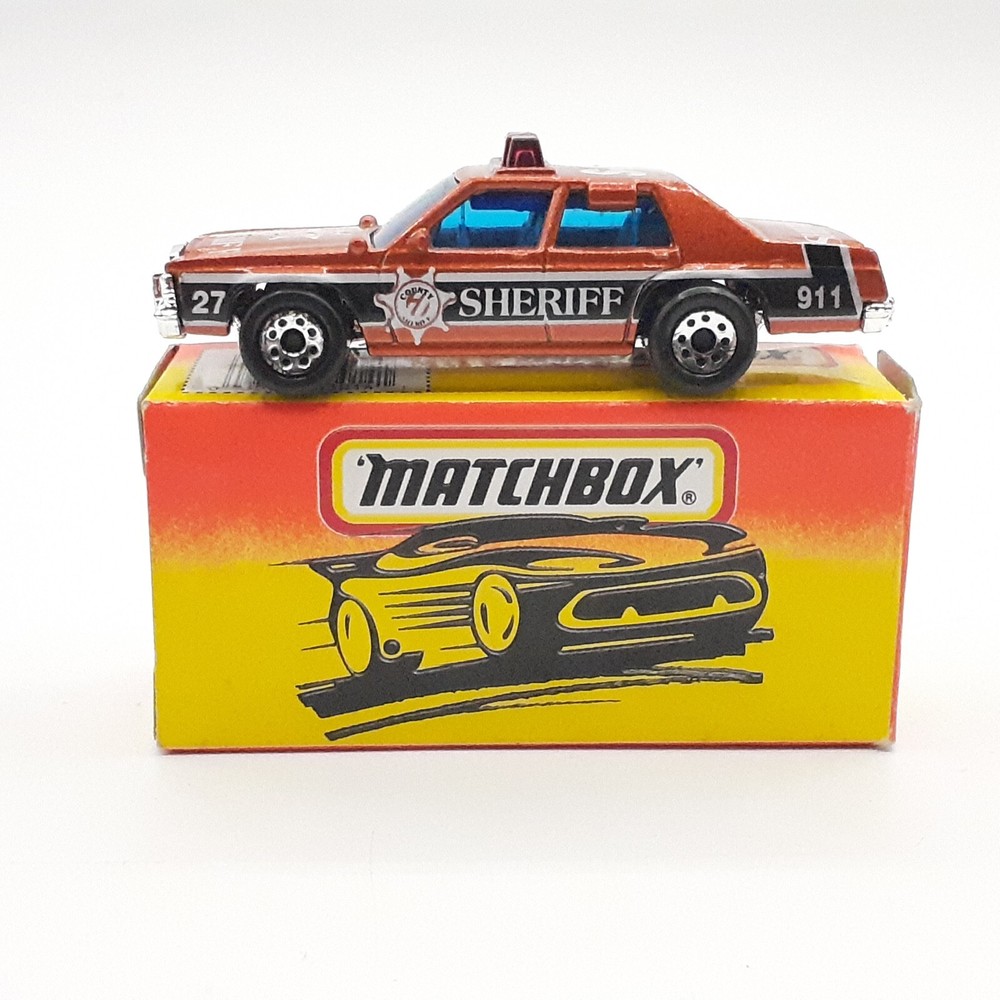 Vintage 1996 Matchbox #16/75 Copper Ford LTD Police Car Sheriff  NIOB