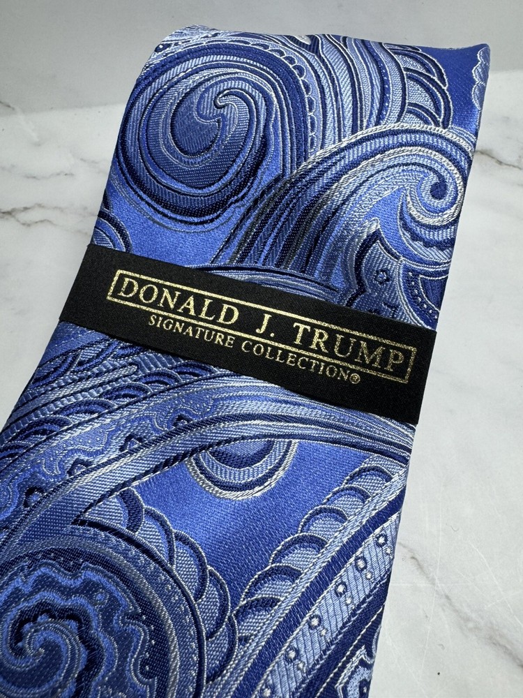 Donald Trump Signature Silver Blue Paisley Necktie NEW