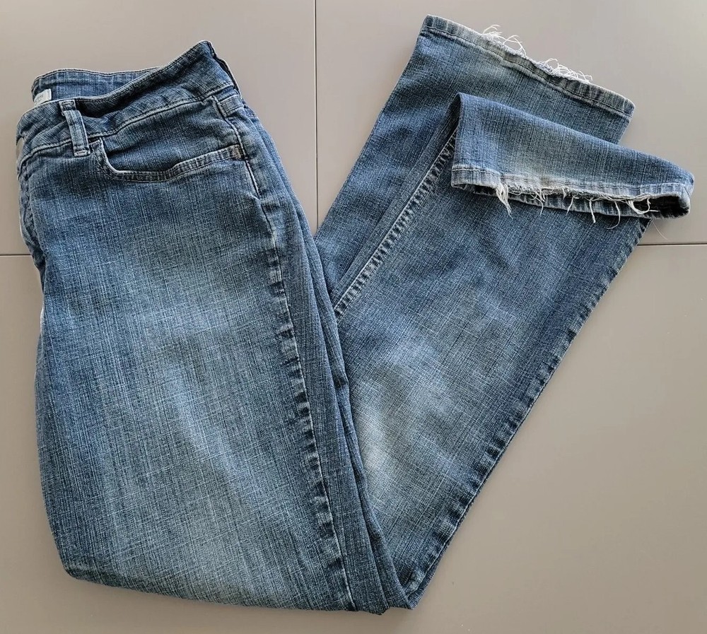 Lee Riders Womens Size 12M Mid-Rise Bootcut Blue Stretch Embroidered Jeans