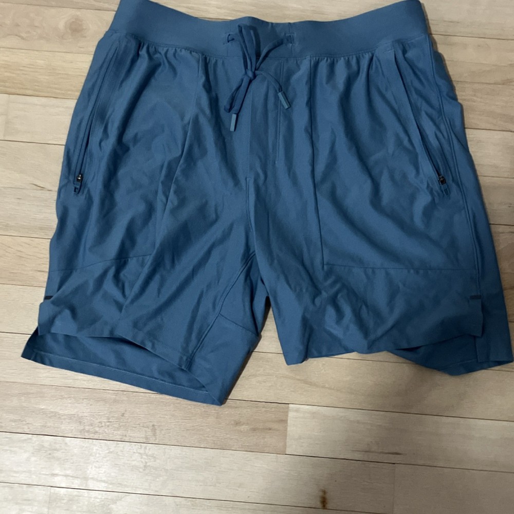Lululemon Men's Athletic Shorts Blue Size M Polyester Lycra Quick Dry