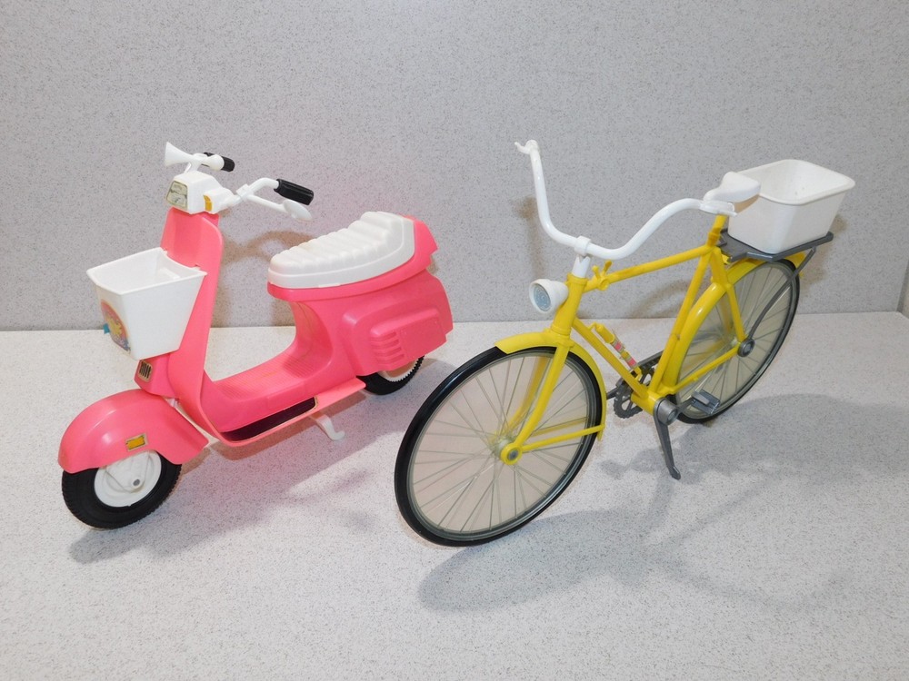 Barbie:  NICE Vintage 1970s BICYCLE & MOTOR SCOOTER!