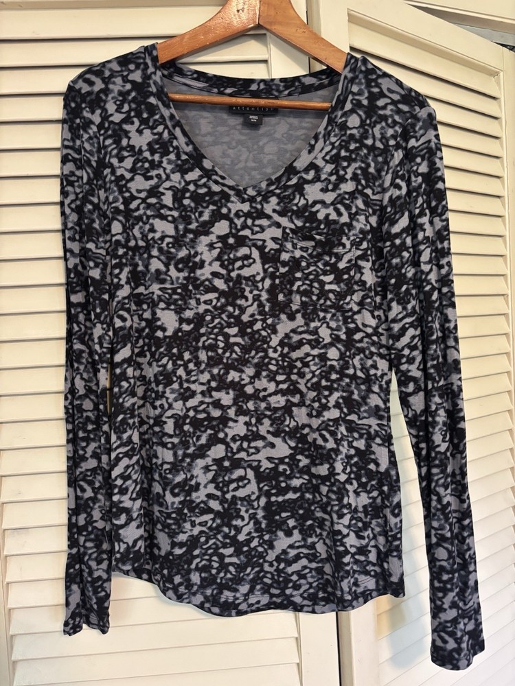 Black Gray Rayon Spandex V-Neck Long Sleeve Top with Front Pocket
