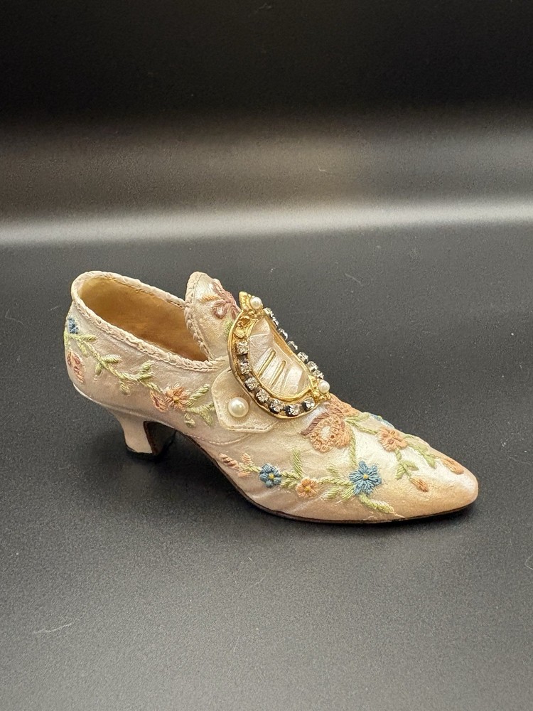 Pale Pink Miniature Shoe Model With Buckel Nostalgia Popular Imports