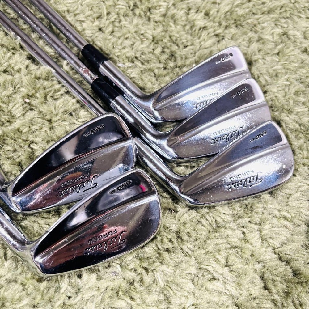 Titleist 690MB Iron Set 3+6-9+PW Dynamic Gold S300 Right-Handed 5pc Golf Clubs