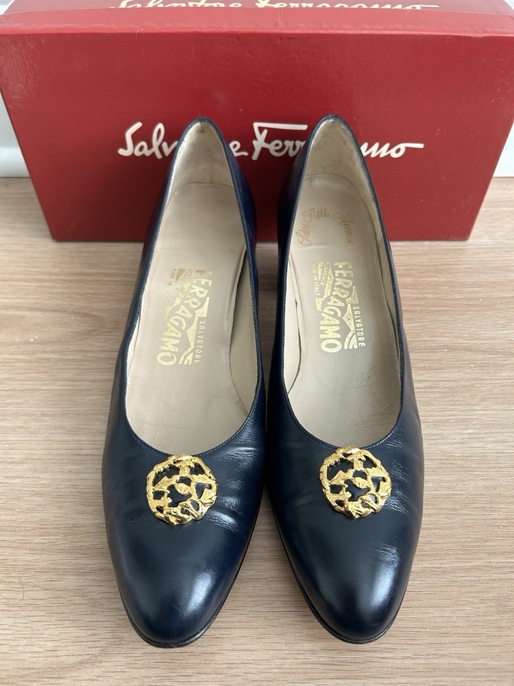 Salvatore Ferragamo Vintage Block Heel Pumps Blue Size 10 AAA Leather Logo
