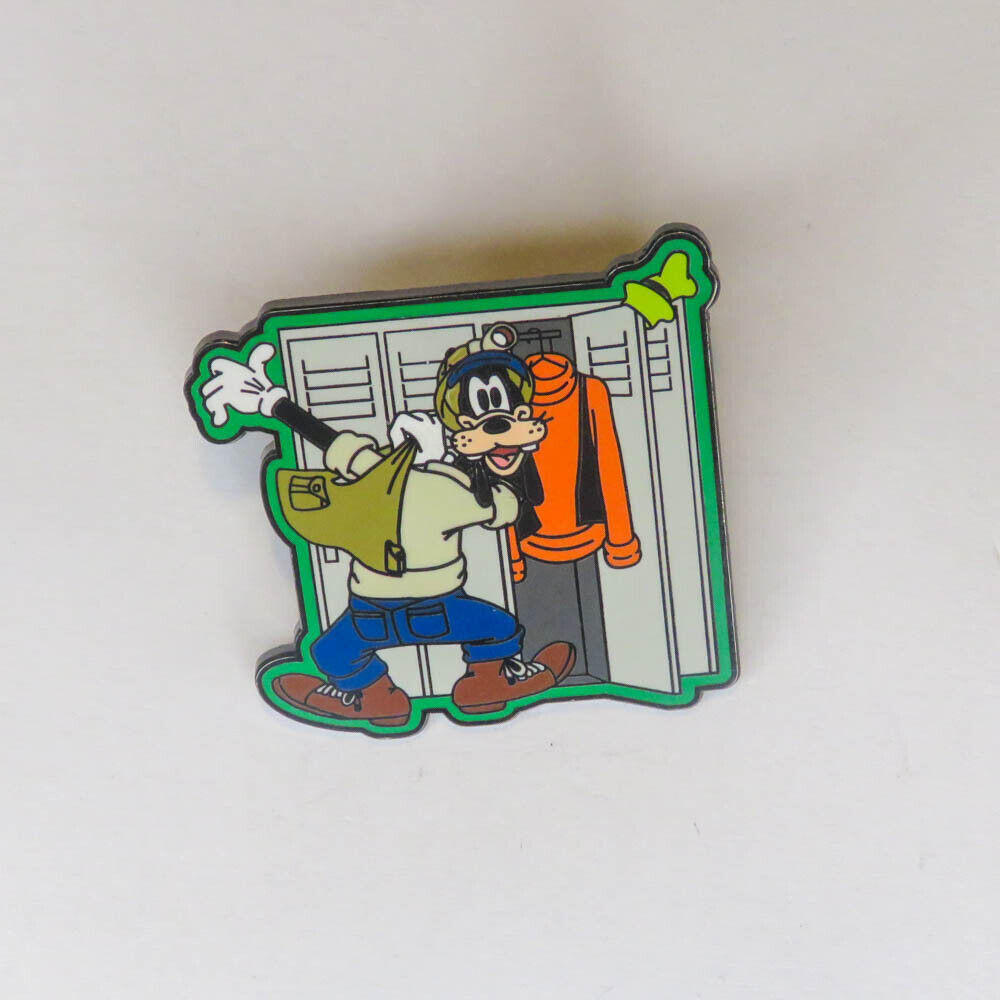 Disney   Goofy  Pin Party  Backstage Pass   Cast Pin