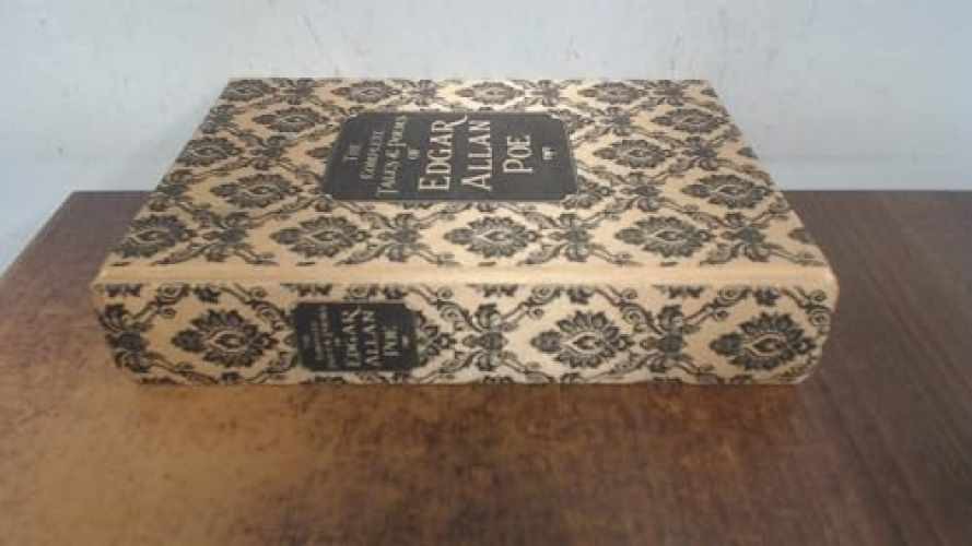 The Complete Tales & Poems Of Edgar - Hardcover, by Edgar Allen Poe - Very Good