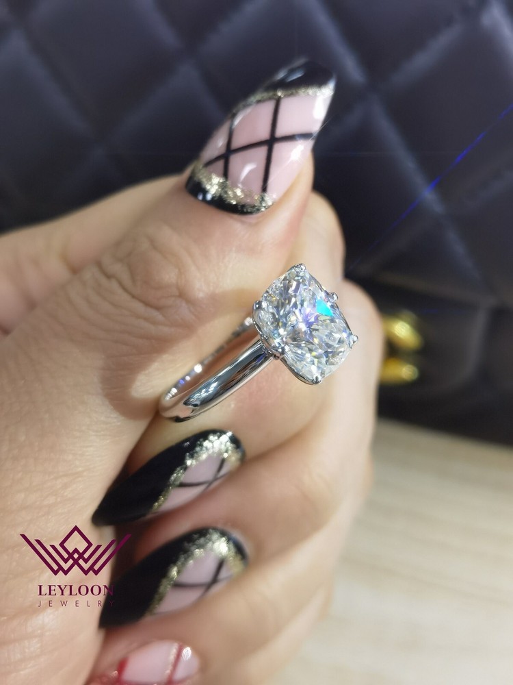 5.2 Carat Cushion Cut 9*11mm I-J Near Colorless 10K Gold Ring