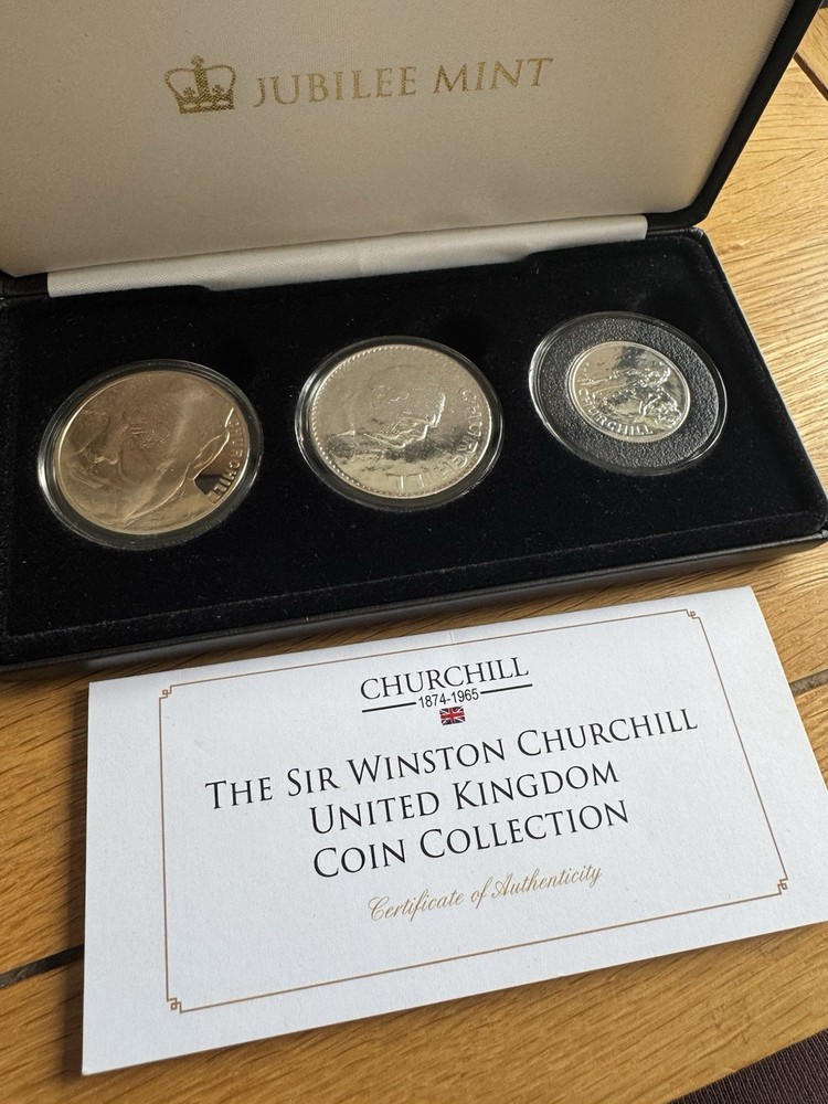 Sir Winston Churchill Silver Commemorative Coins Set - Crown £5 £20 in Case