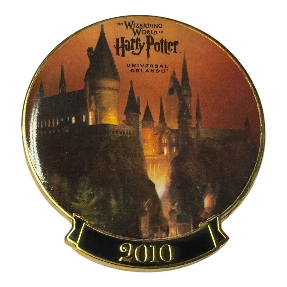 Harry Potter Universal Orlando 2010 Exclusive Opening Day Team Member Pin Rare-image