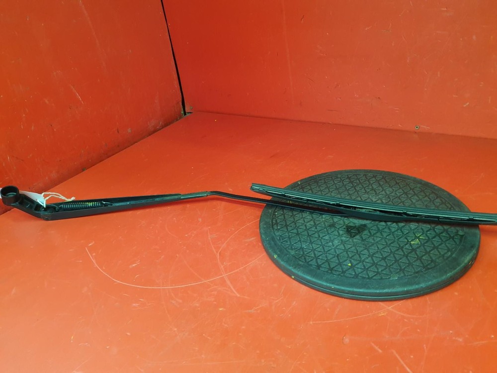 SUZUKI ALTO FRONT LEFT WIPER ARM 2013