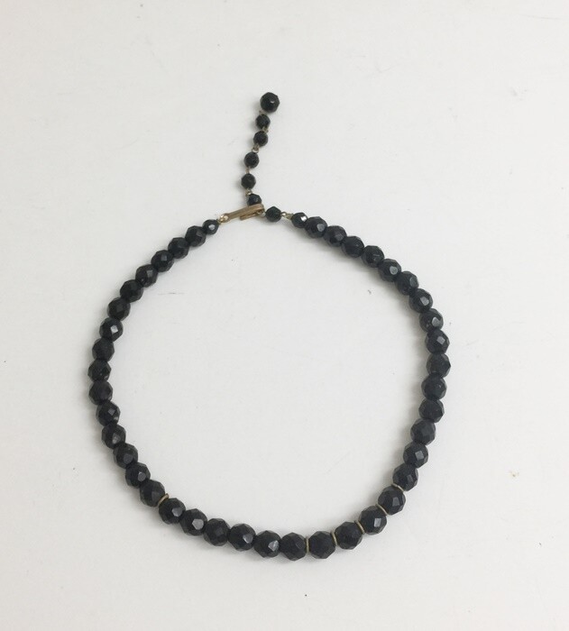 Womens Choker Necklace Black Faceted Beads Goldtone Hook Closure 16 in