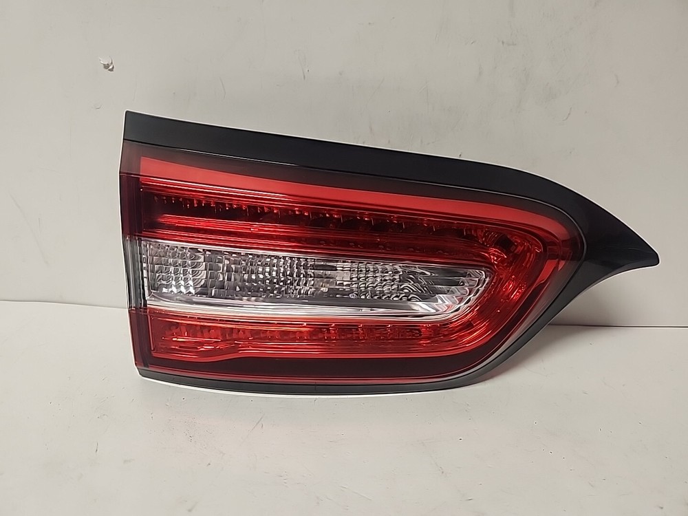 2014 - 2018 Jeep Cherokee Inner Tail Light (Left/Driver) OEM L141