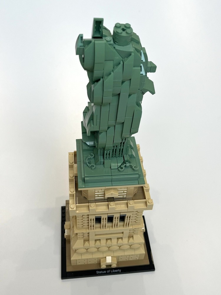 LEGO Architecture Statue of Liberty Set 6213419 Incomplete Missing Pieces