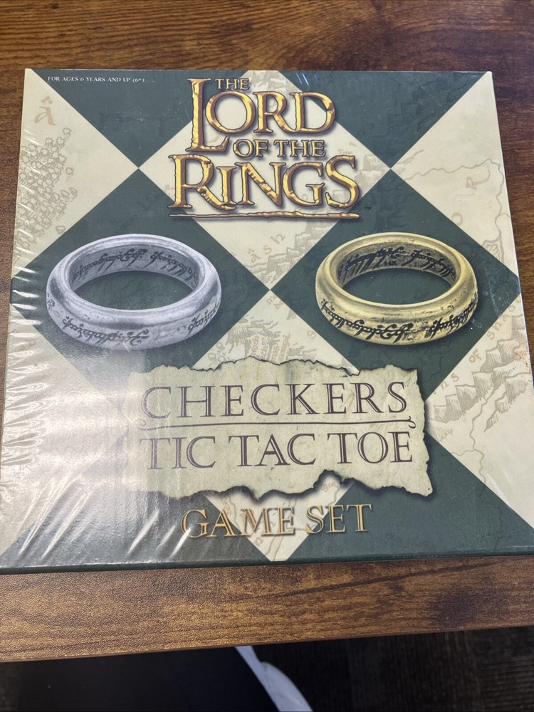 New Lord of the Rings Checkers/Tic Tac Toe Board Game Set NIB Sealed