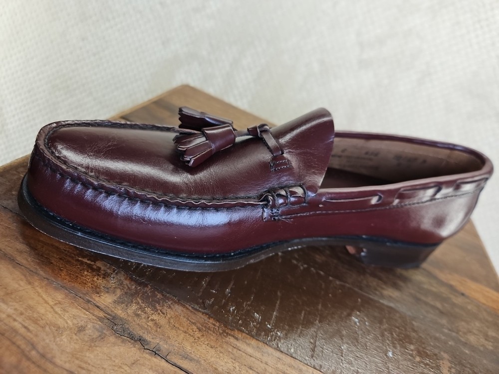 GH Bass & Co Weejuns Mens Sz 9 Burgundy Tassel Loafers Dress Shoes New