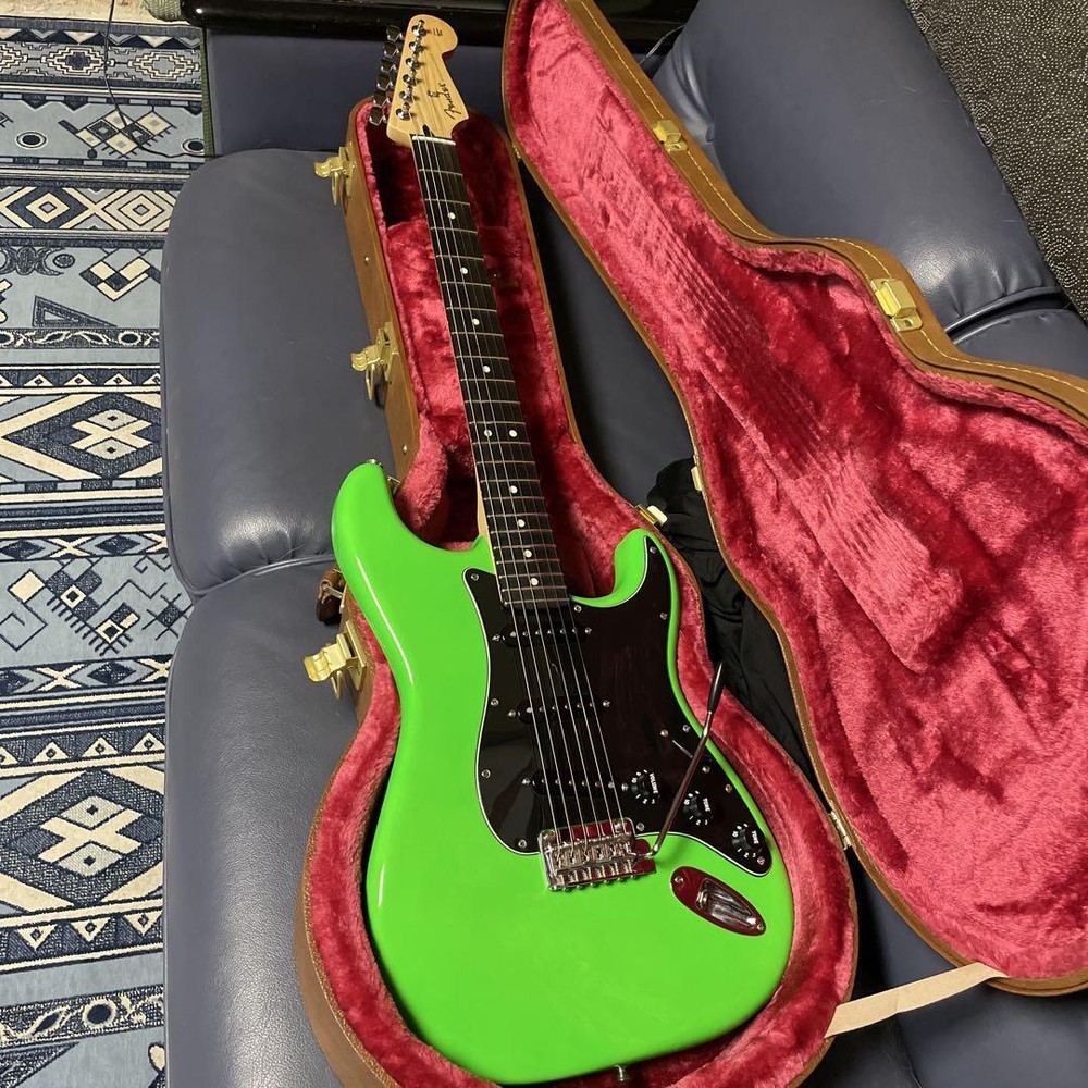 Fender Stratoplayer Neon Green Mexico Limited Safe Packing!