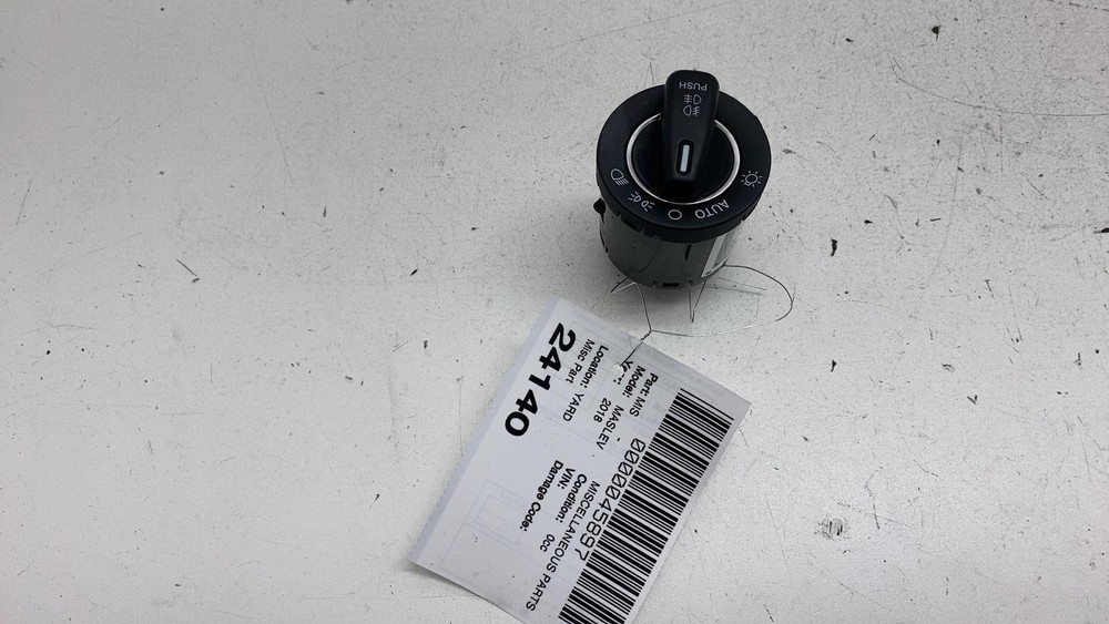 2017-2020 Maserati Levante Headlight Control Switch 68240387AC