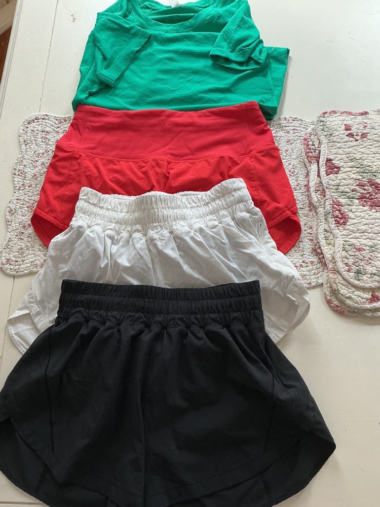 Lululemon Women’s 3 pairs shorts and tshirt EUC