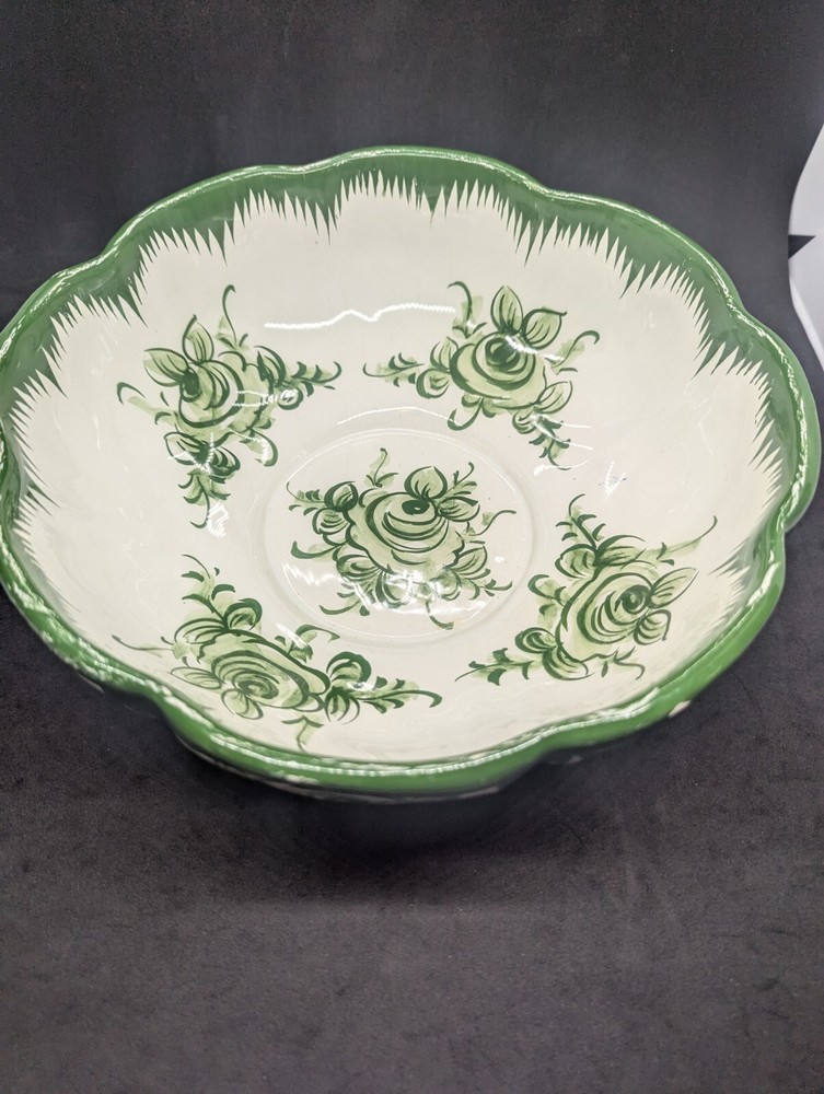 Vestal Alcobaca Green/White Hand Painted Bowl Portugal Fluted Rim