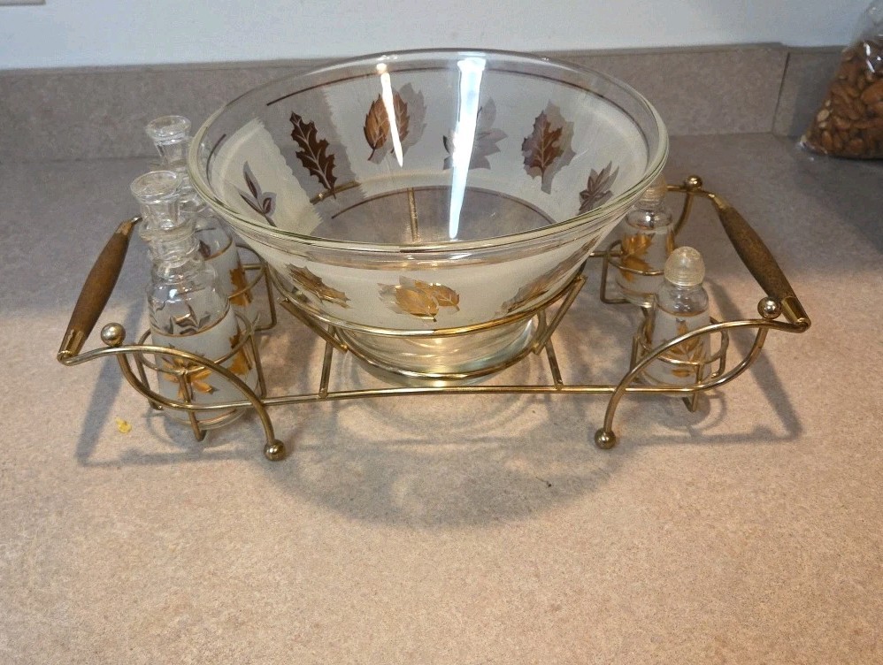 Starlyte Anchor Hocking Salad Bowl Serving Caddy with Salt Pepper and 2 Cruets M4867