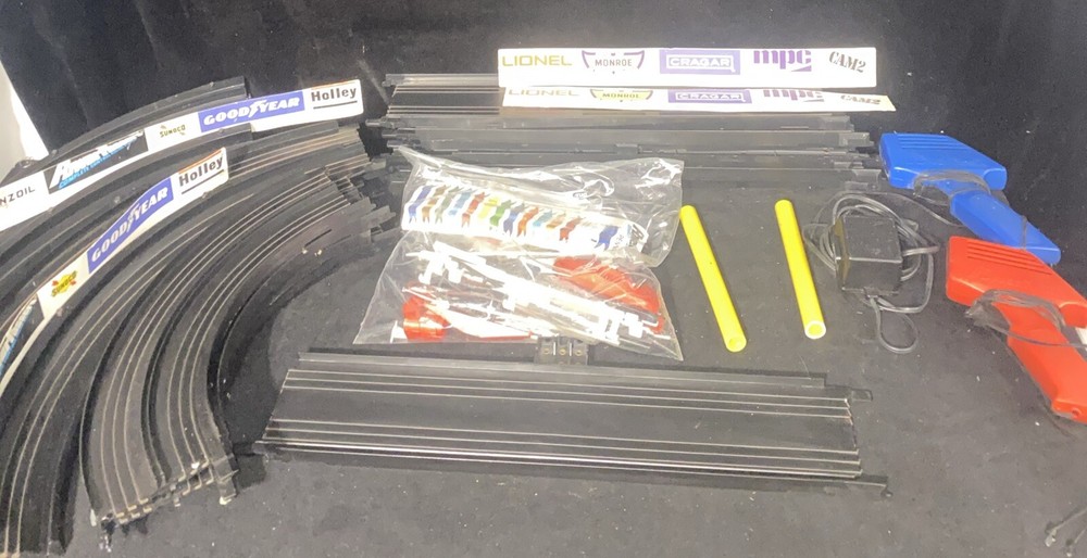 Lionel Power Passers Slot Car 14 Piece Track & Accessories ,Power ,Controllers