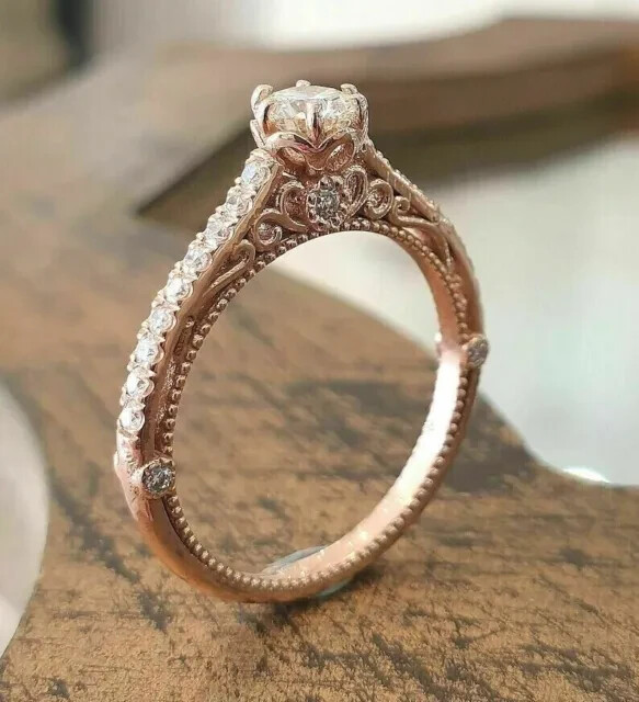 Anillo de compromiso de lujo de diamantes simulados de corte ovalado de 2 quilates enchapado en oro rosa de 14 quilates