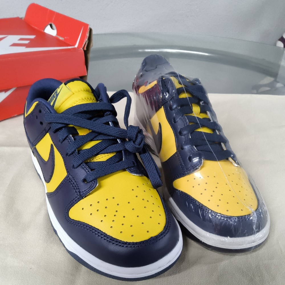 Size 6.5Y(left) 7Mens(right) - Nike Dunk Low Michigan 2021 Mens