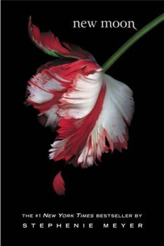 New Moon (The Twilight Saga) - Paperback By Meyer, Stephenie - ACCEPTABLE