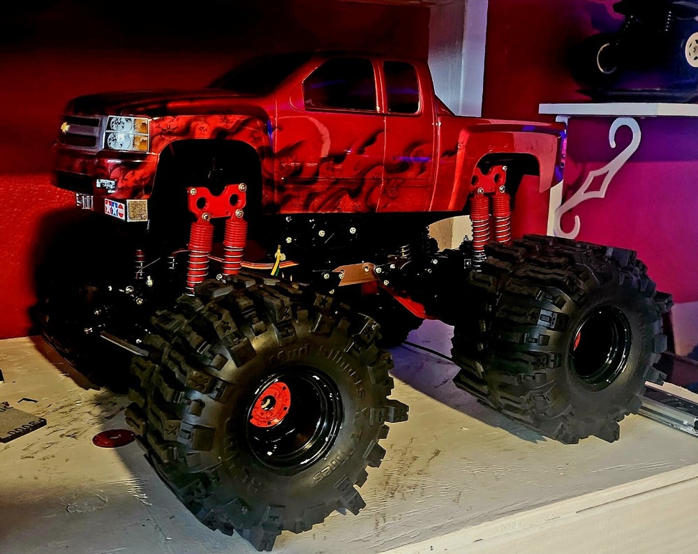 CUSTOM CLODBUSTER RC MONSTER TRUCK..kyosho arrma traxxas marui tamiya