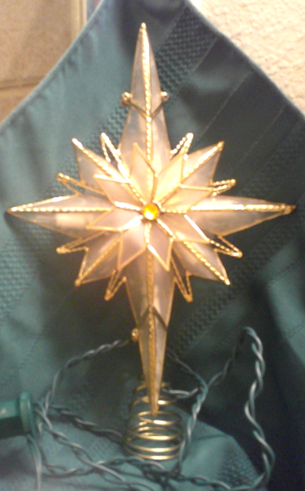Capiz Shell North Star 8-Light Plug-In Tree Topper w/Gold Jewel