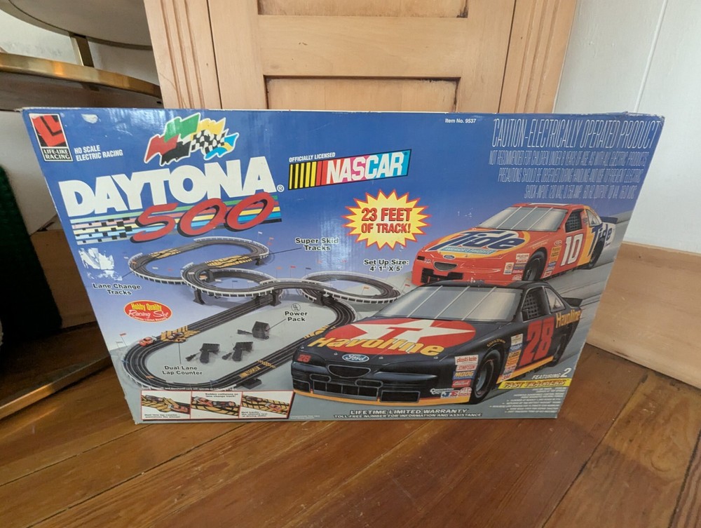 1997 DAYTONA 500 HO Scale Electric NASCAR Racing Track