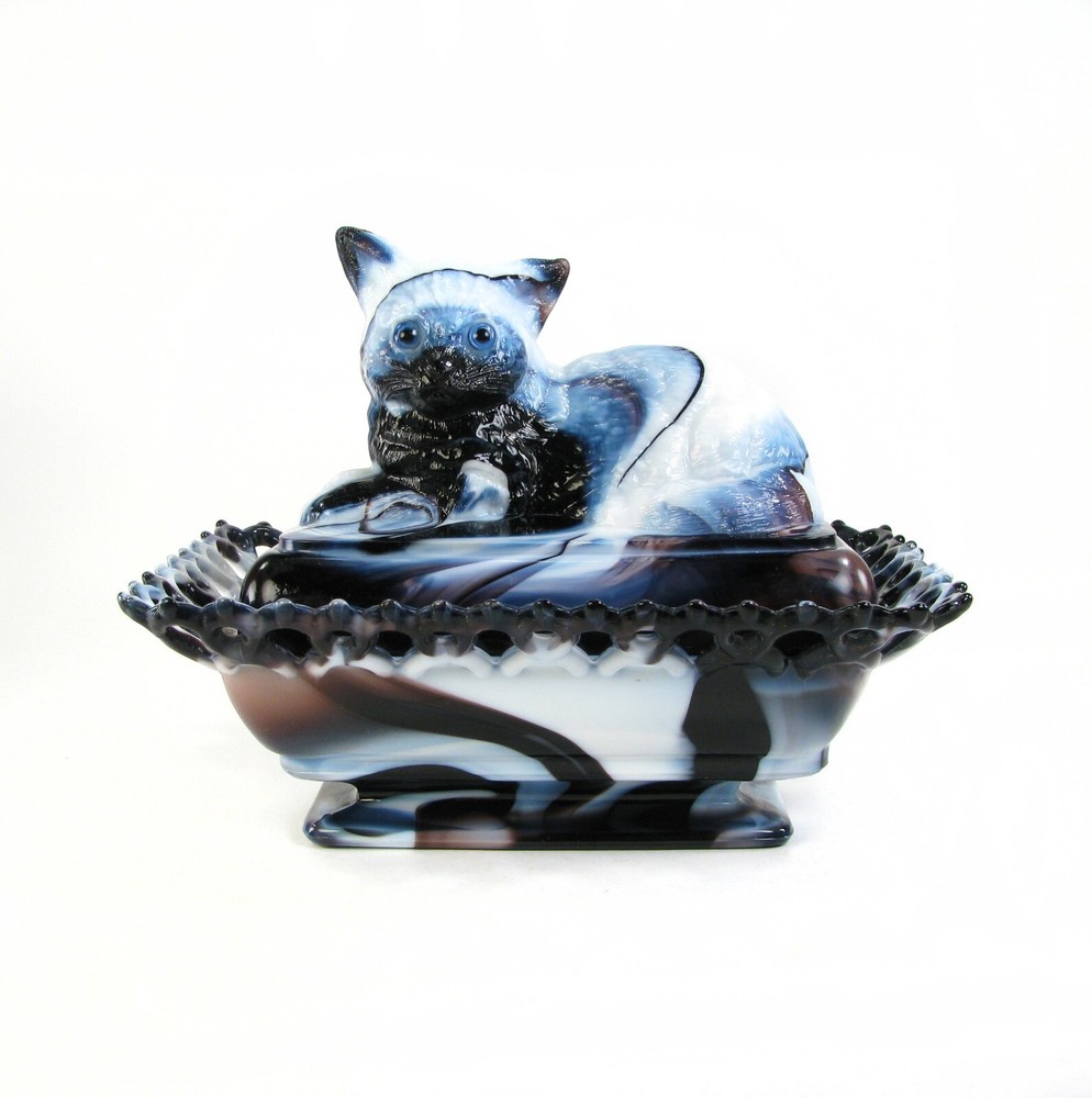 RARE 1973 Westmoreland Purple Slag Glass Cat Covered Dish Collectible