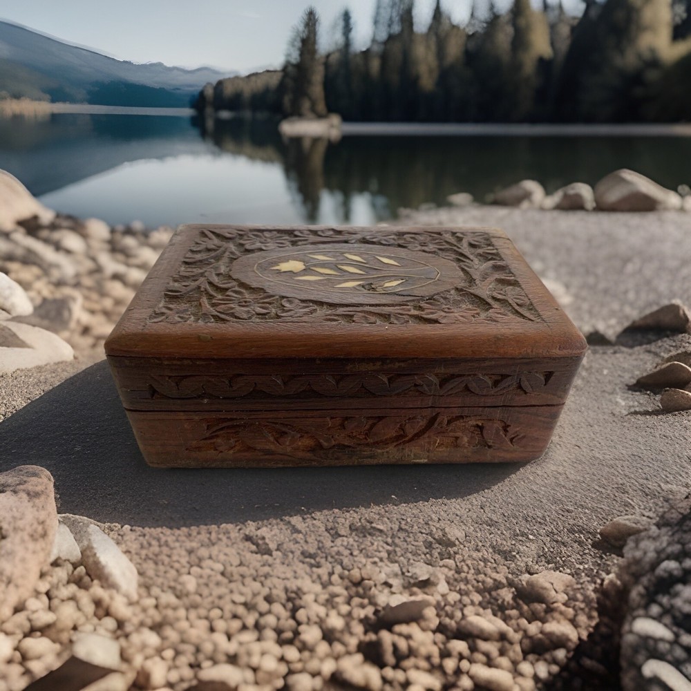 Vintage Hand Carved Wooden Floral Inlay Trinket Box 6x4 India