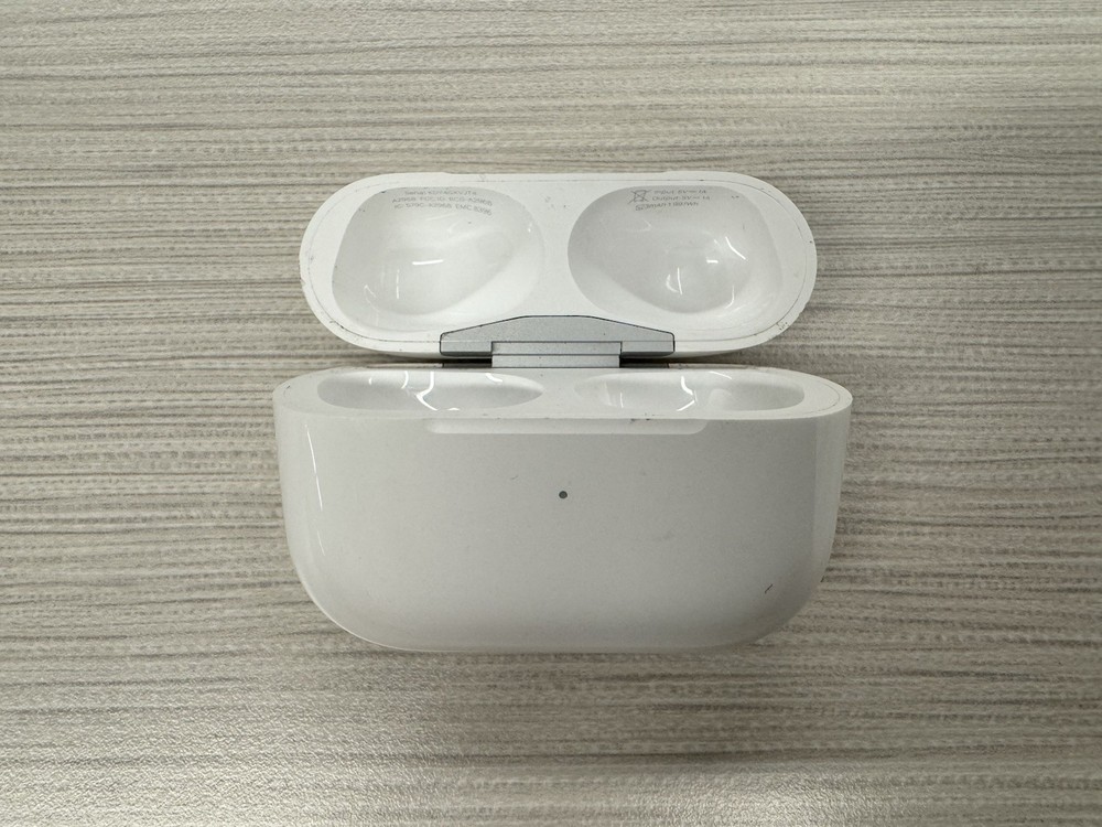 Genuine Apple AirPods Pro 2nd Gen USB-C  Wireless Charging Case Only A2968