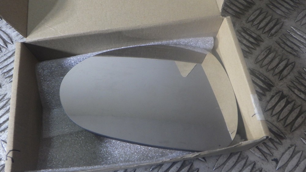 Seat Ibiza door mirror glass passengers Leon etc 6J0857521K