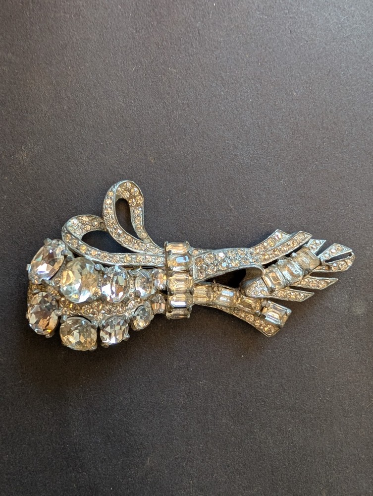 Vintage Eisenberg Rhinestone Fur Clip