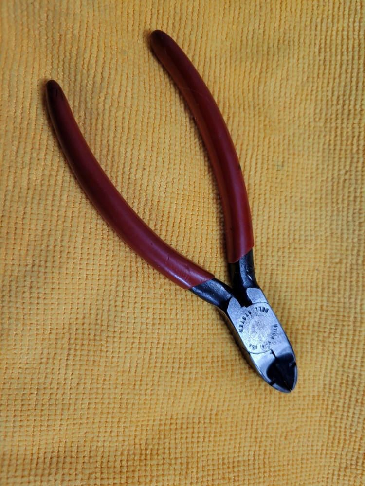 Utica Tools Side Cutting Pliers/Cutters 5-1/4