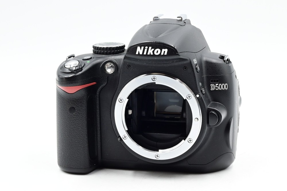 Nikon D5000 12.3MP Digital SLR Camera Body [Parts/Repair] #350