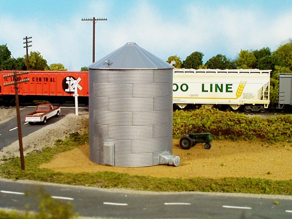 RIX 304 HO Corrugated 30′ Grain Bin (KIT)        MODELRRSUPPLY   $5 Coupon Offer-image